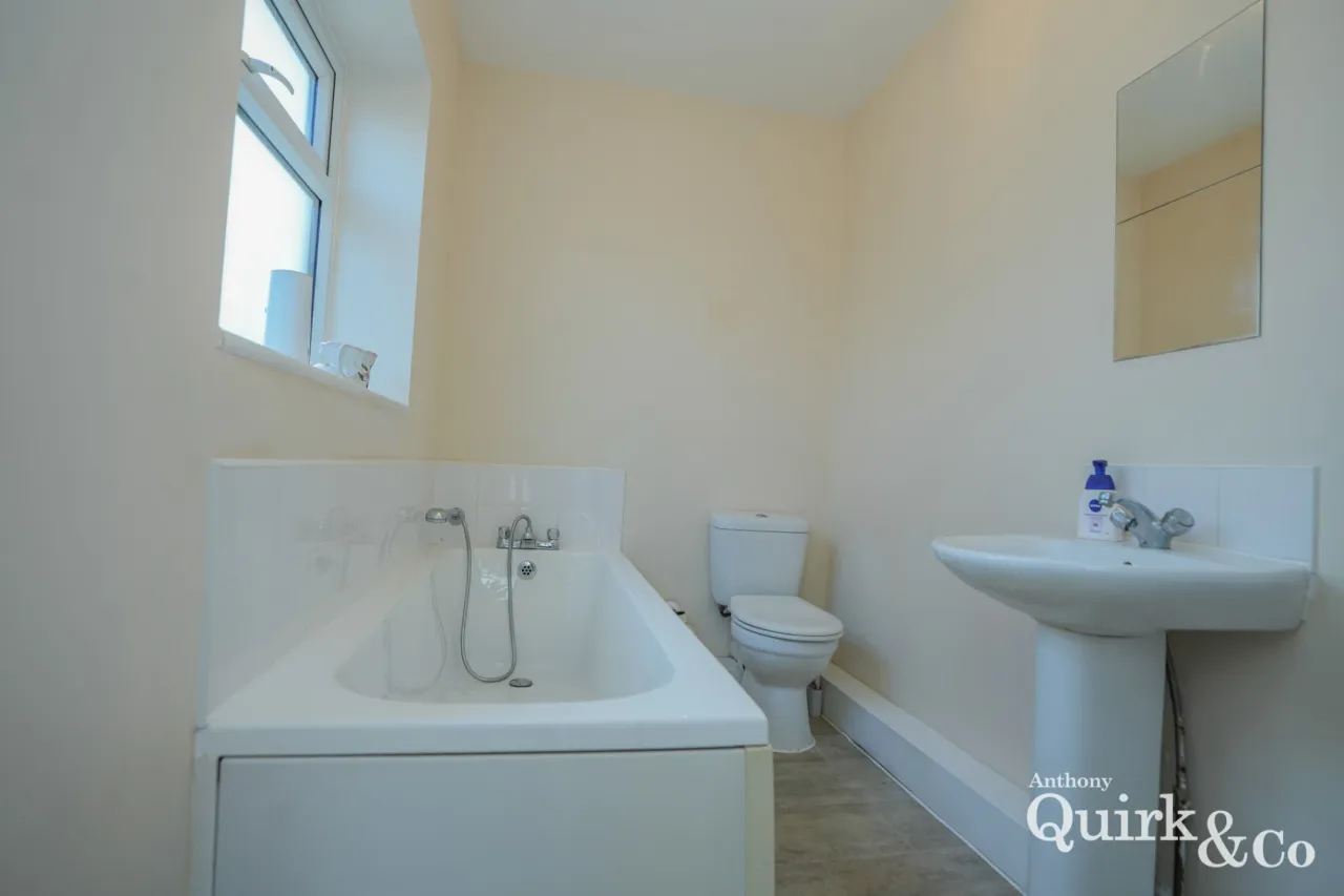 Gainsborough Avenue, Canvey Island, SS8, photo 10
