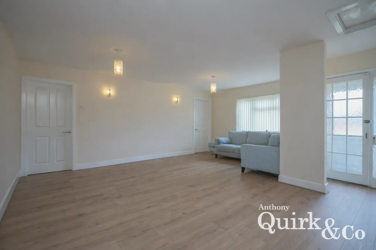 Gainsborough Avenue, Canvey Island, SS8, photo 3