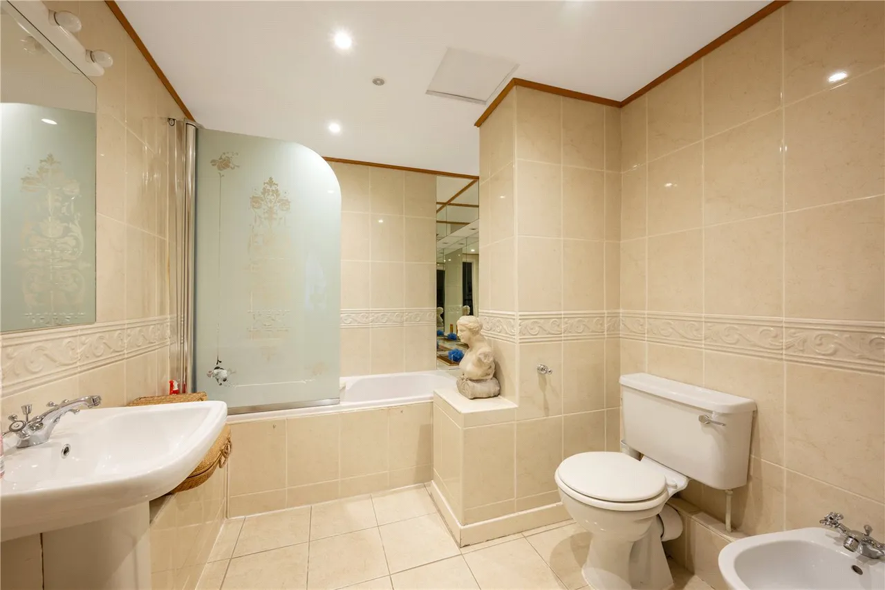 Manor House Court, 11 Warrington Gardens, Maida Vale, London, W9, photo 11