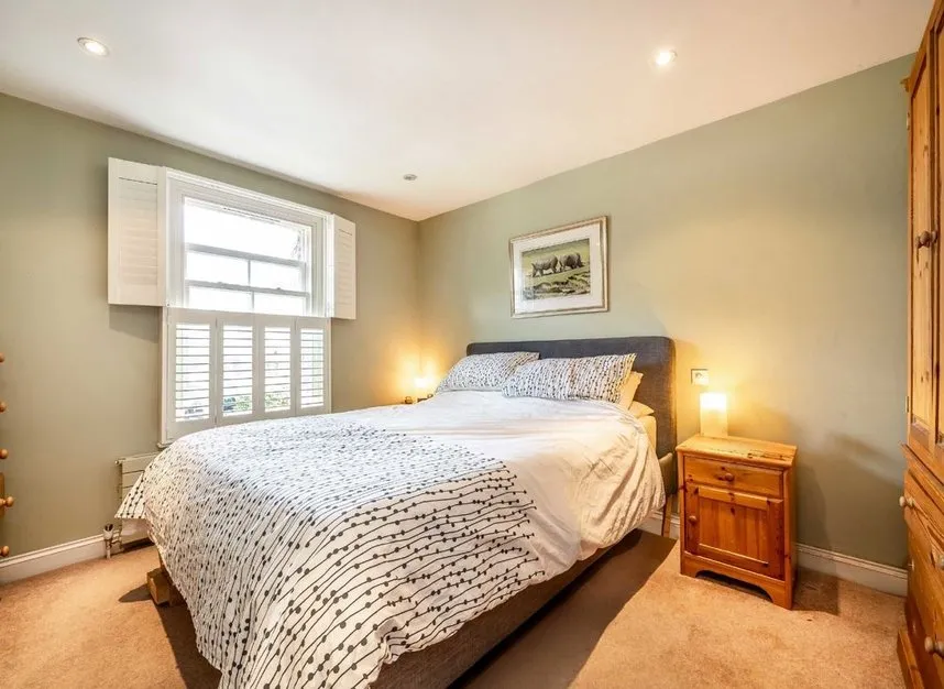 Church Street, Sunbury-On-Thames, TW16, photo 4