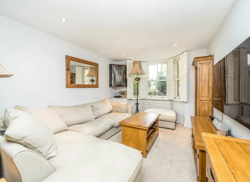 Church Street, Sunbury-On-Thames, TW16, photo 5
