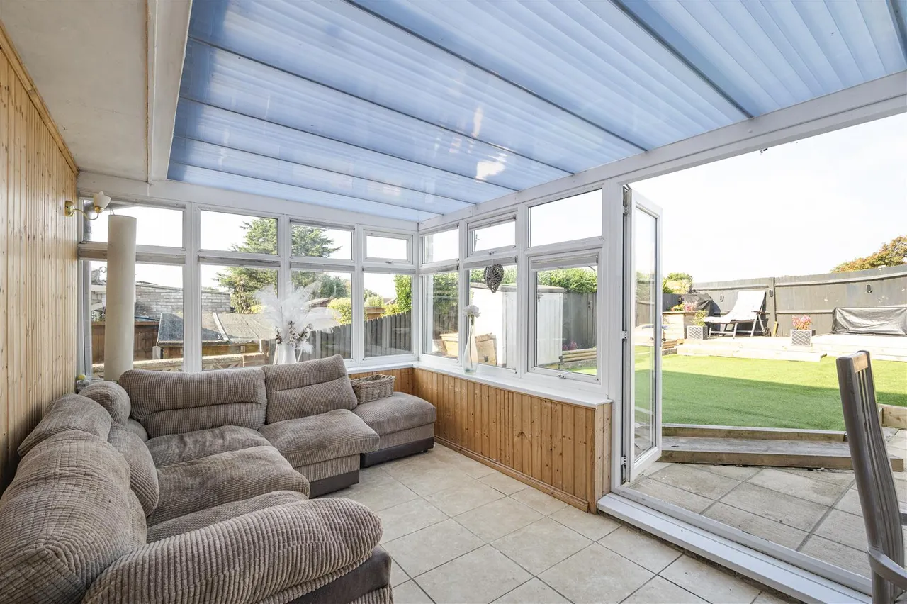 Cripps Avenue, Peacehaven, photo 13