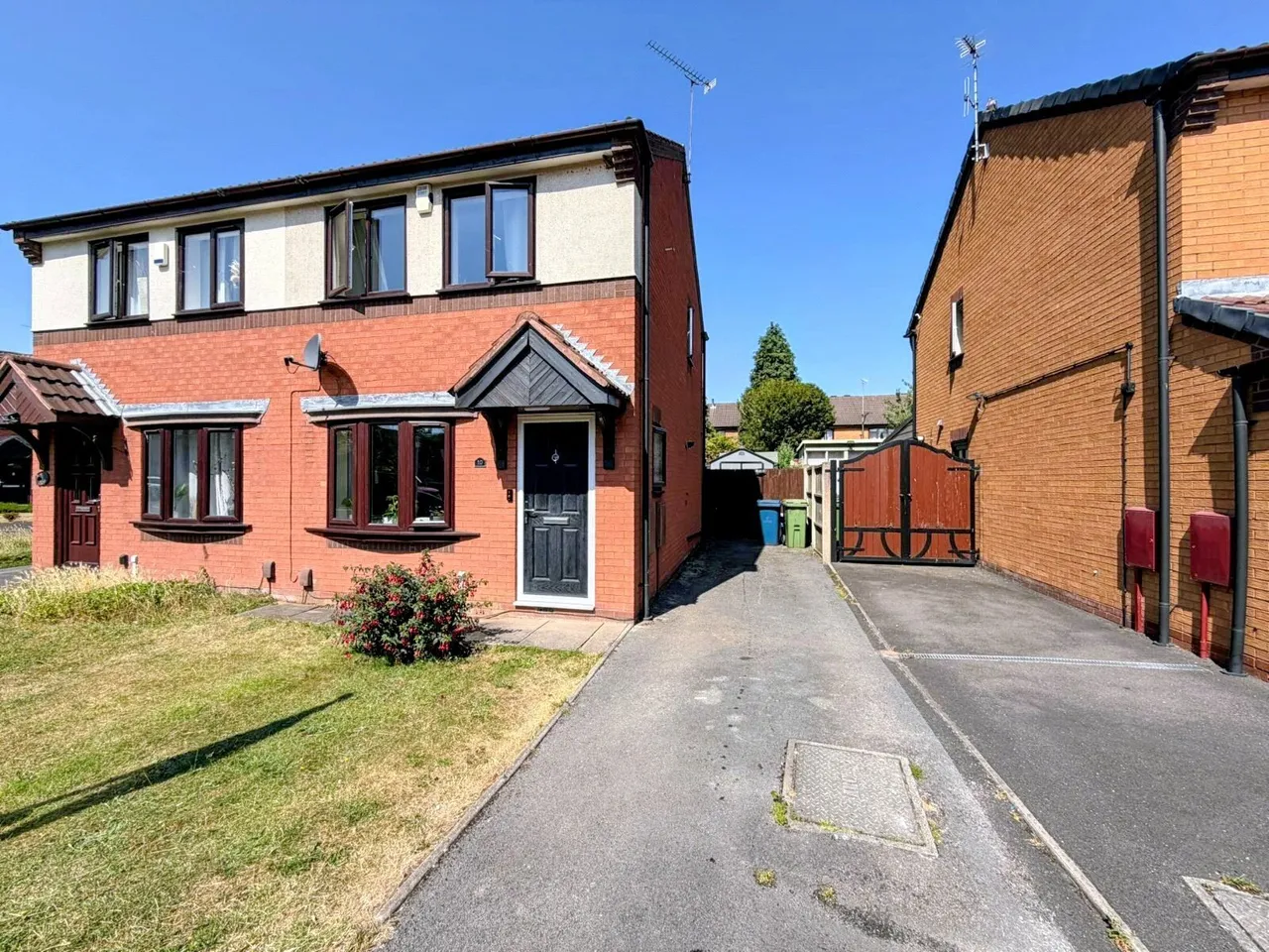 2 bed house for sale — Helen Sharman Drive, Stafford, Staffordshire, ST16