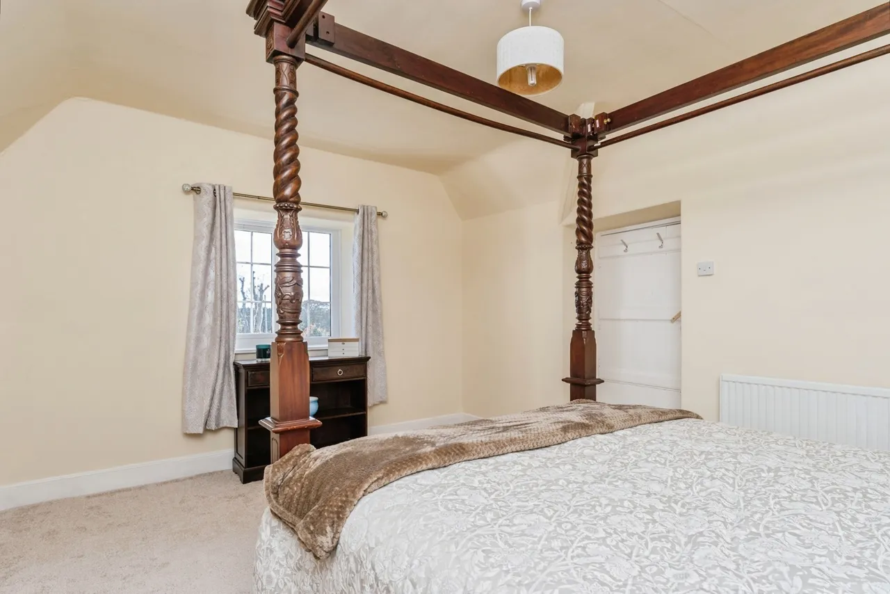 Mynydd Llan, Babell, CH8, photo 12
