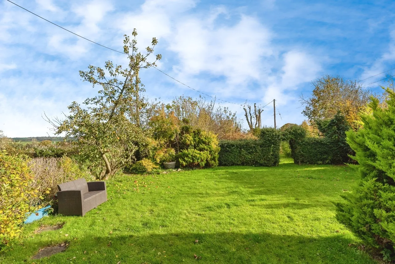 Mynydd Llan, Babell, CH8, photo 6