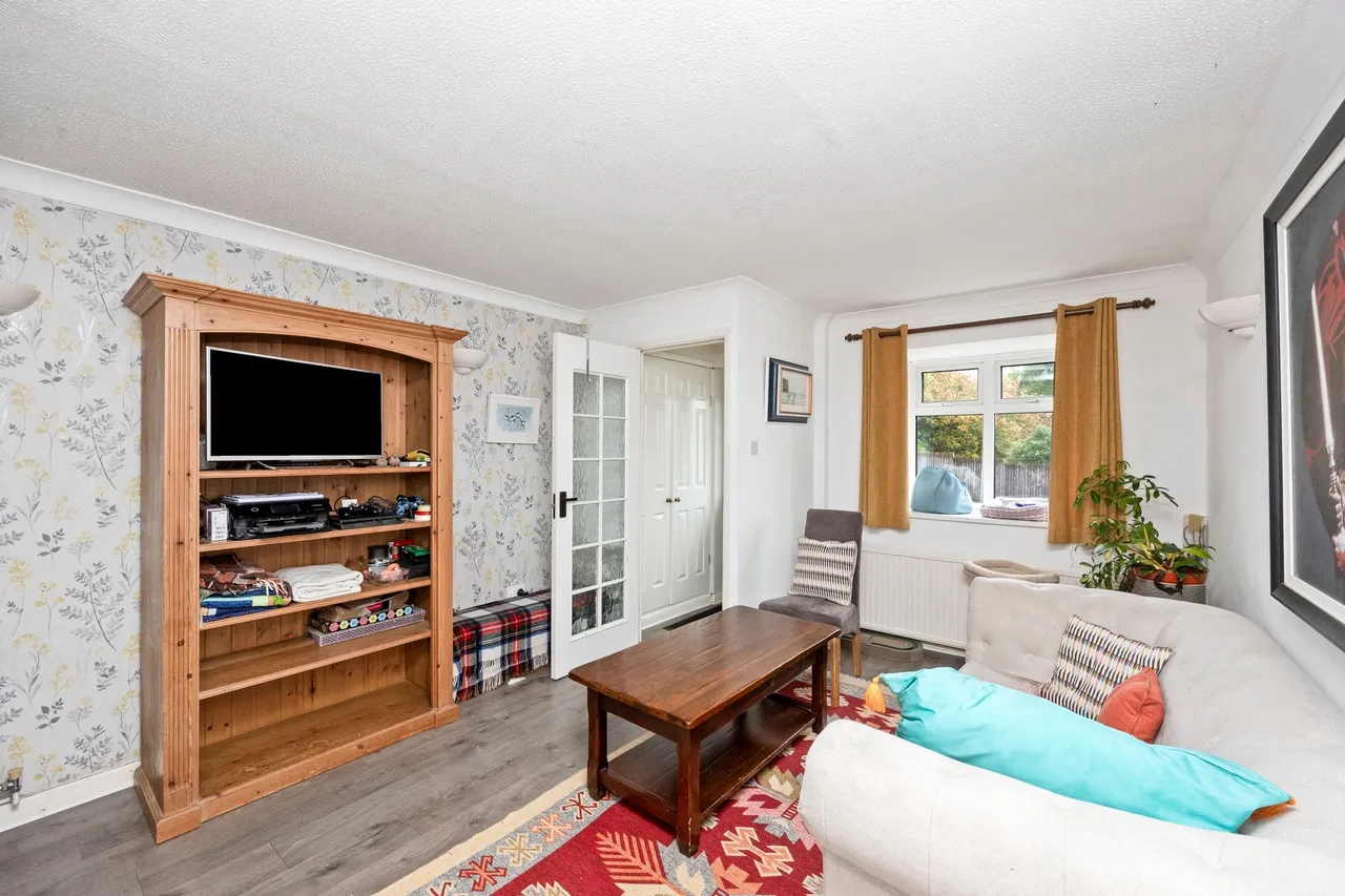 Farnham Close, Crawley, RH11, photo 4