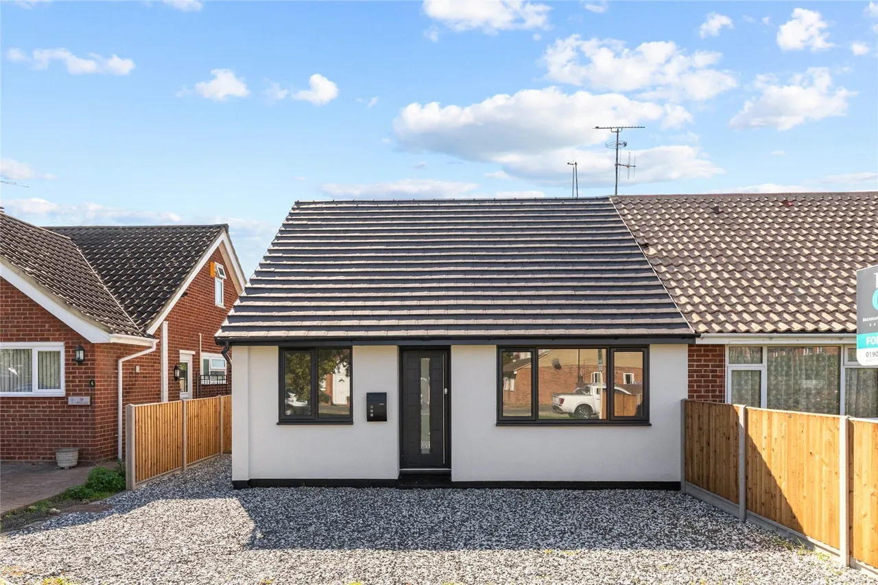 2 bed house for sale, Swanbourne Road, Wick, BN17
