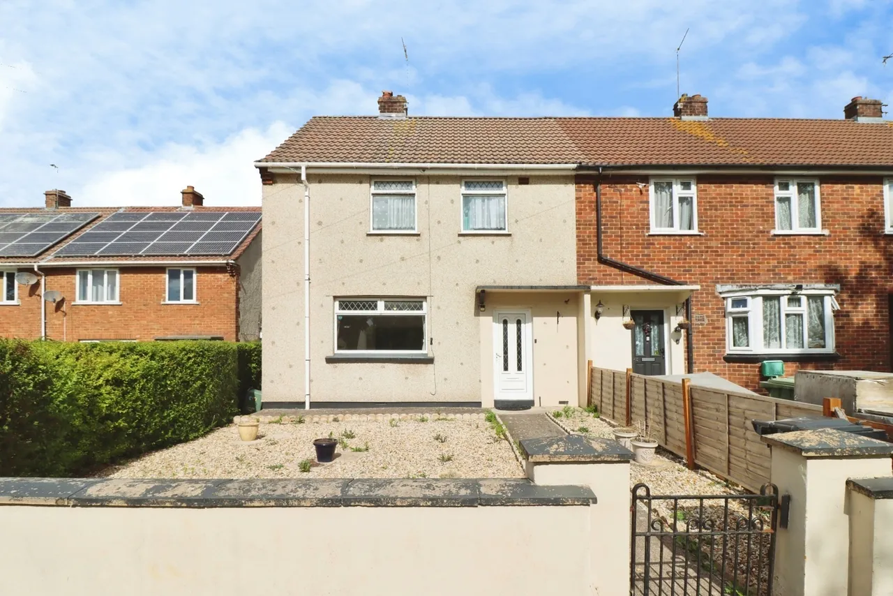 4 bed house for sale — Valley Road, Mangotsfield, Bristol, BS16