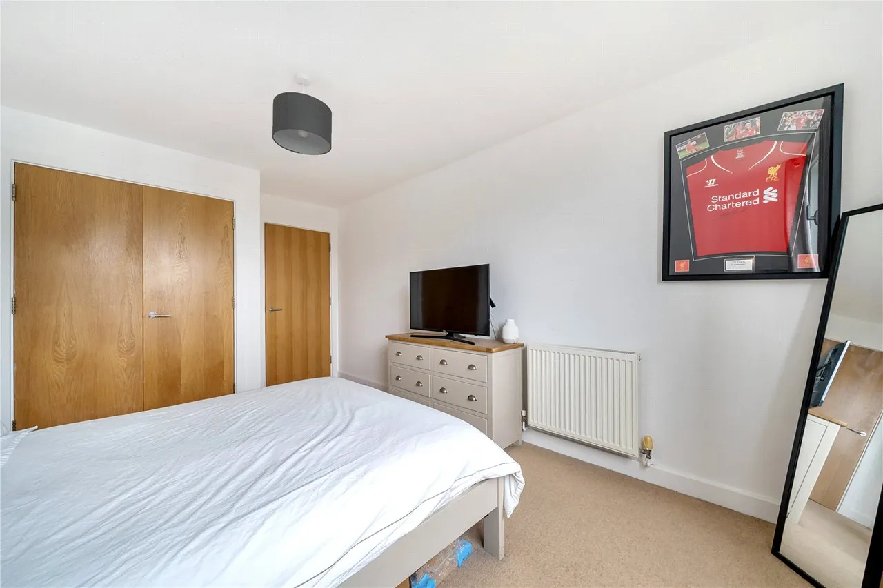 High Street, London, E15, photo 20