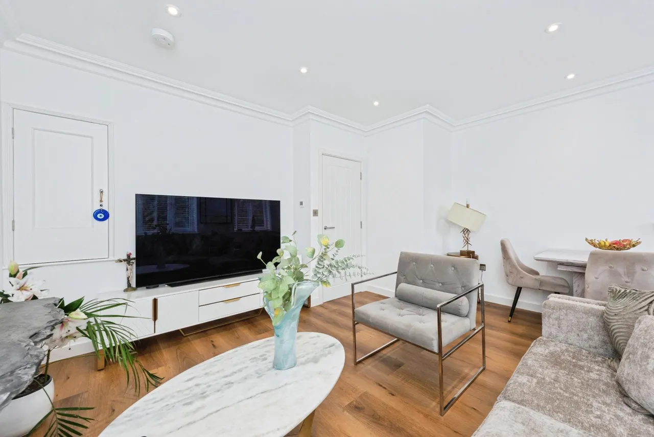 Hounslow Road, Twickenham, TW2, photo 6