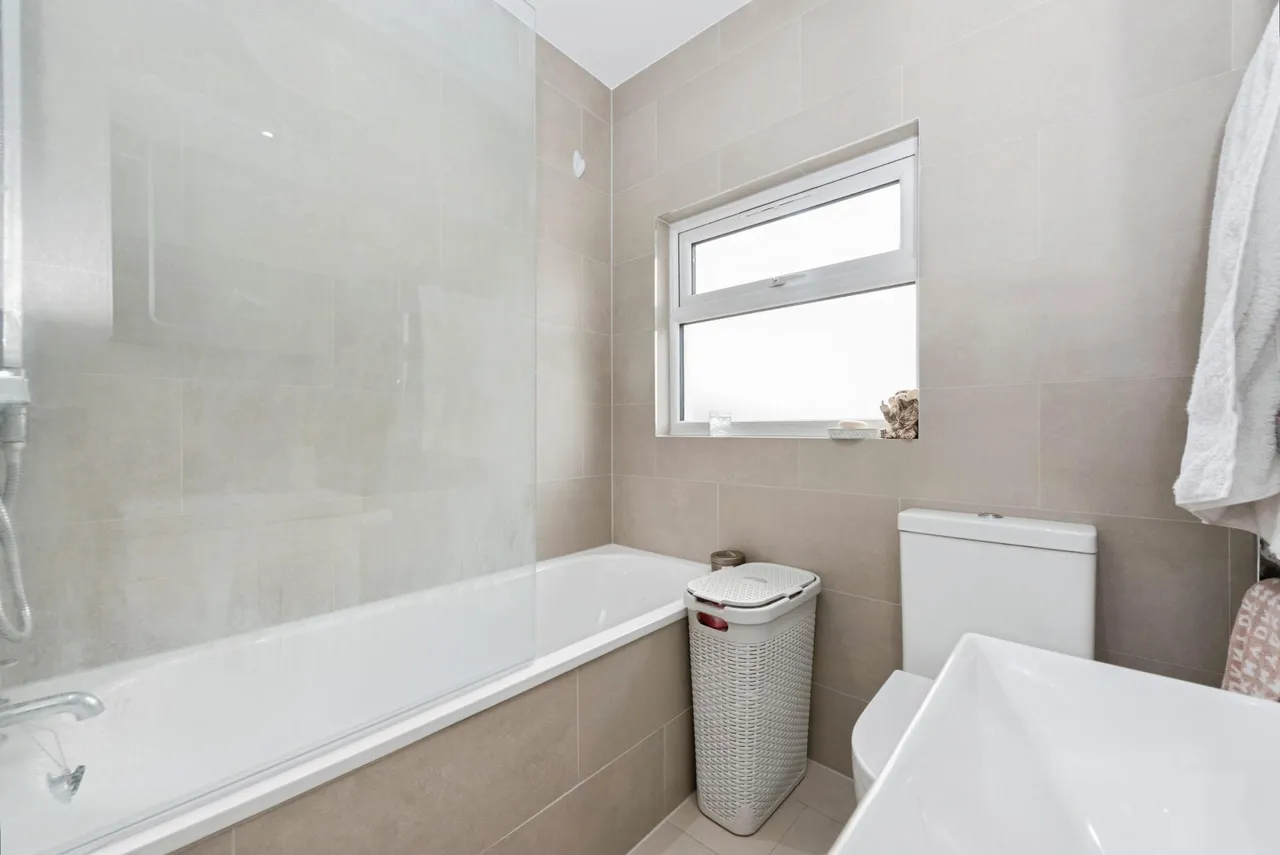 Hounslow Road, Twickenham, TW2, photo 10