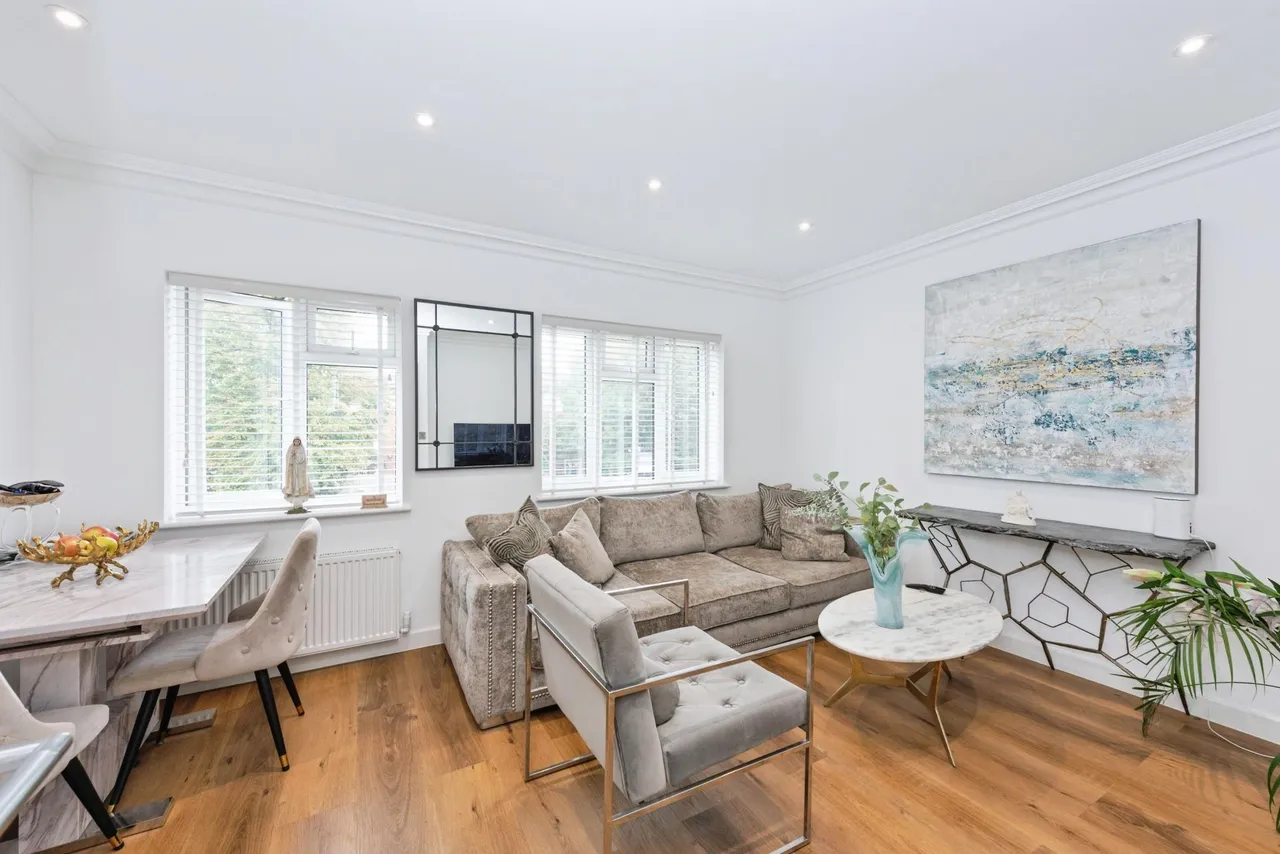 Hounslow Road, Twickenham, TW2, photo 2