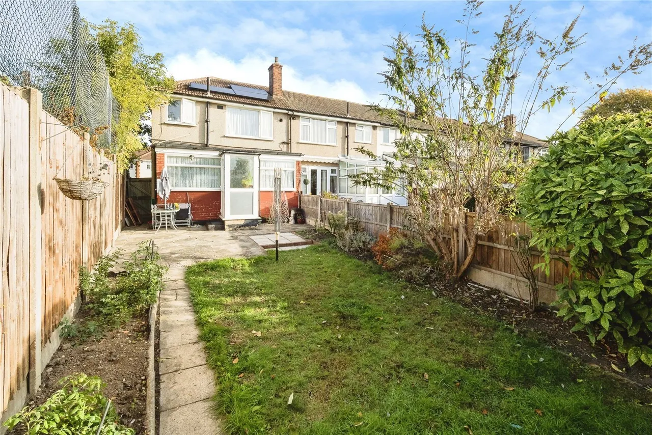 Maybank Avenue, Hornchurch, RM12, photo 5