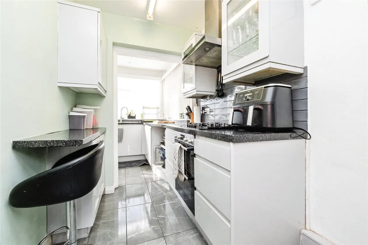 Maybank Avenue, Hornchurch, RM12, photo 8