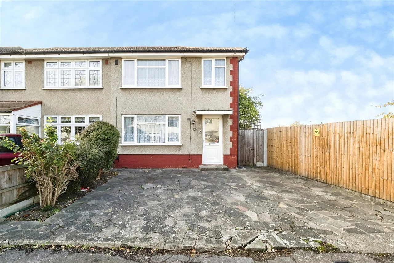 3 bed house for sale, Maybank Avenue, Hornchurch, RM12