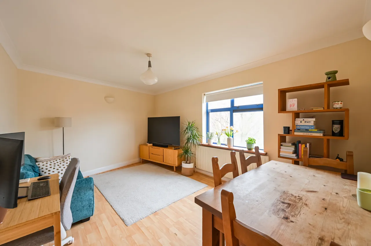 1 bed flat to rent — Flat 7, 2 Casson Street, London