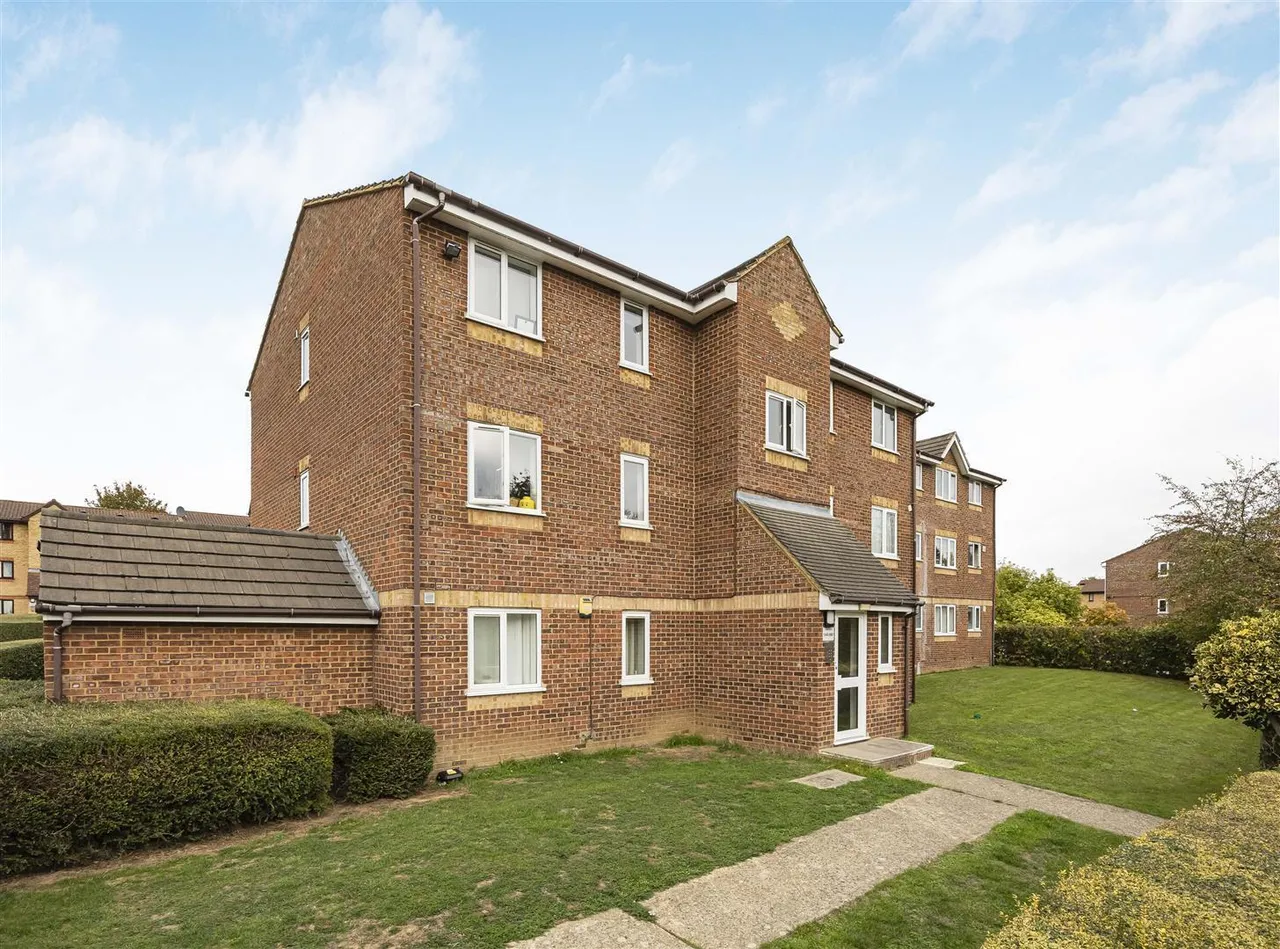 Lowestoft Drive, Cippenham, photo 11