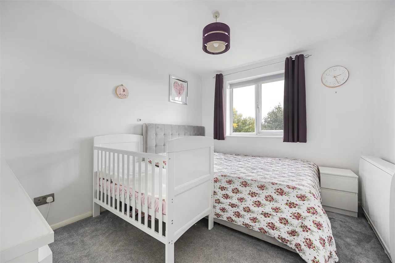 Lowestoft Drive, Cippenham, photo 5