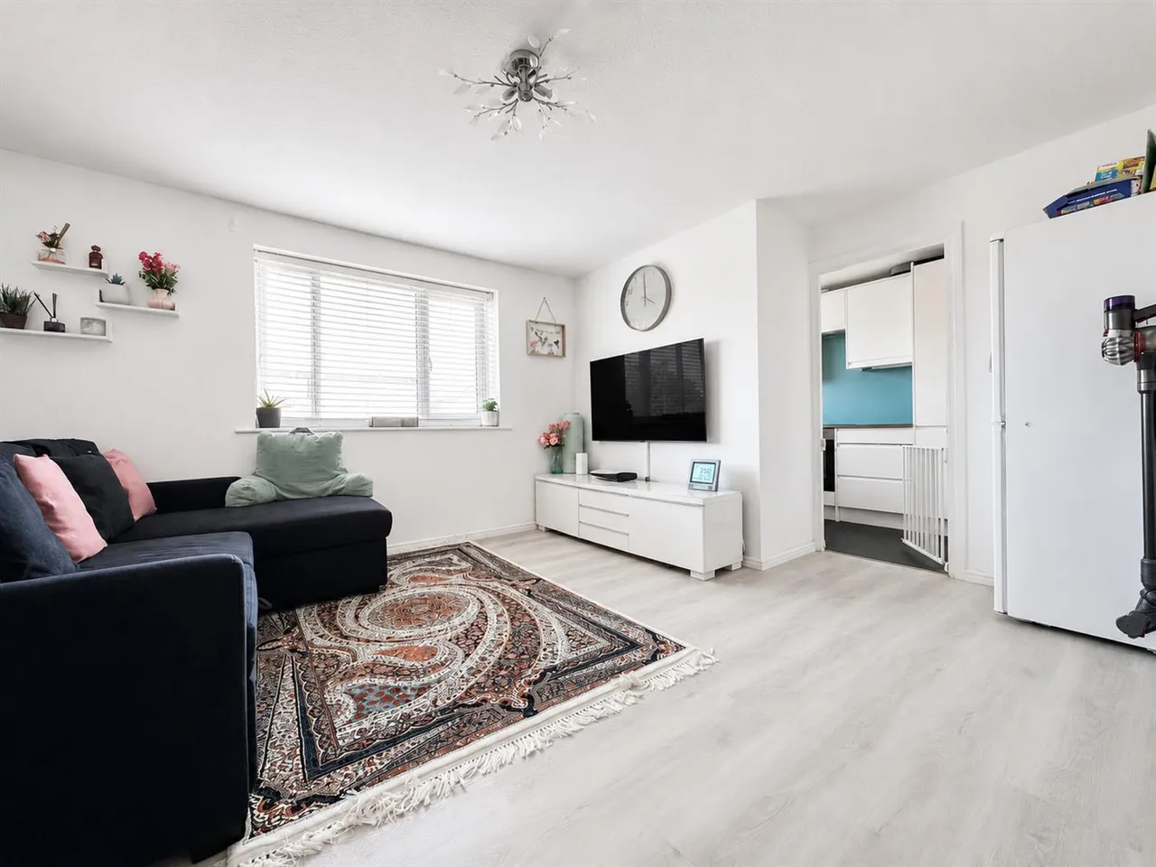 2 bed flat for sale, Lowestoft Drive, Cippenham