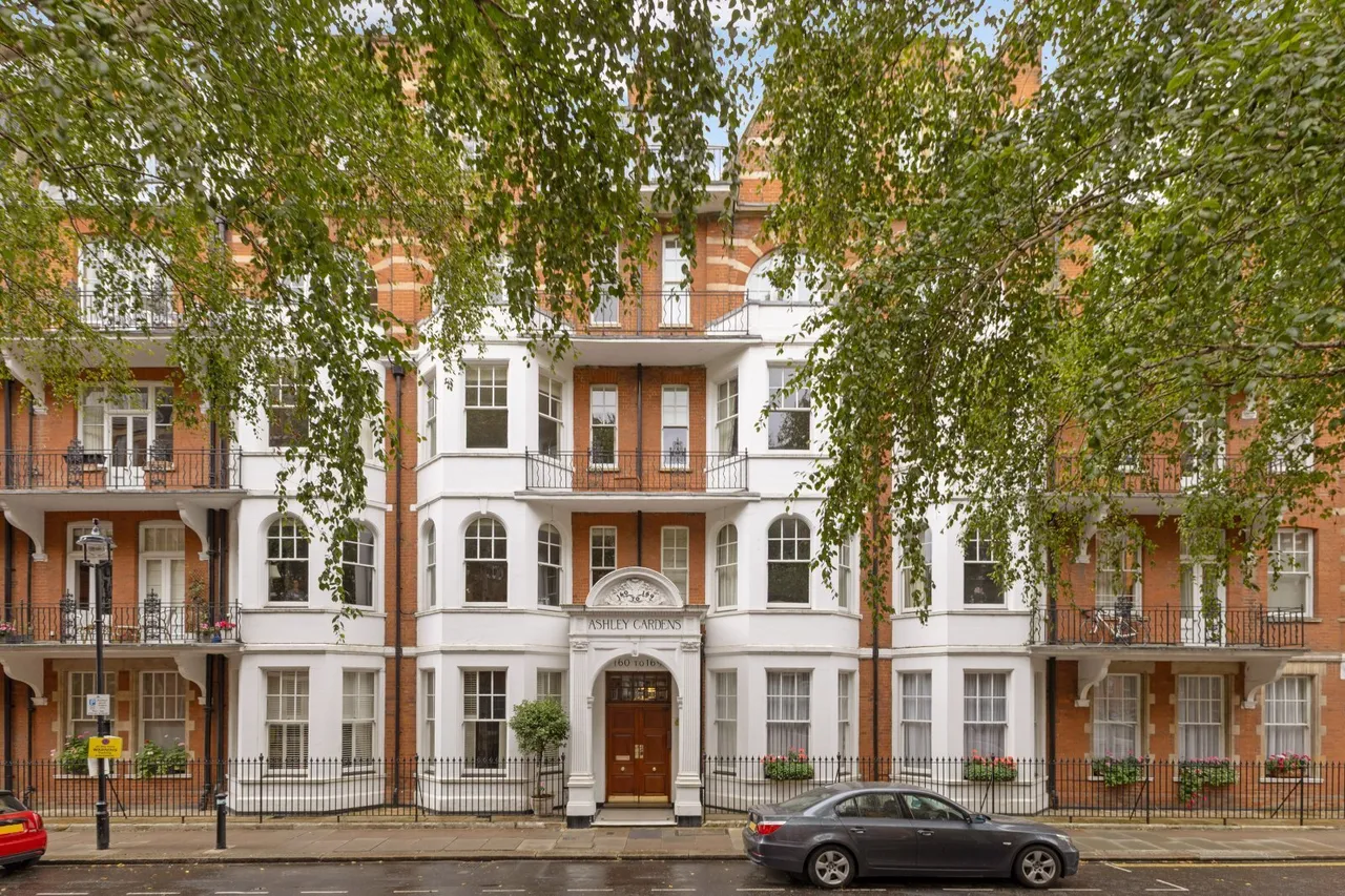 4 bed flat for sale, Ashley Gardens, London, SW1P