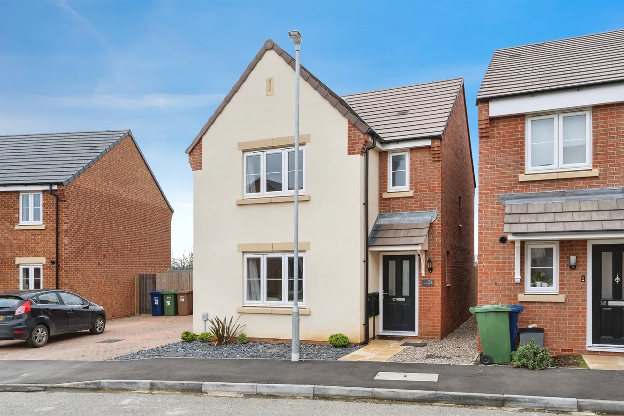 3 bed house for sale — Barley Close, Chatteris