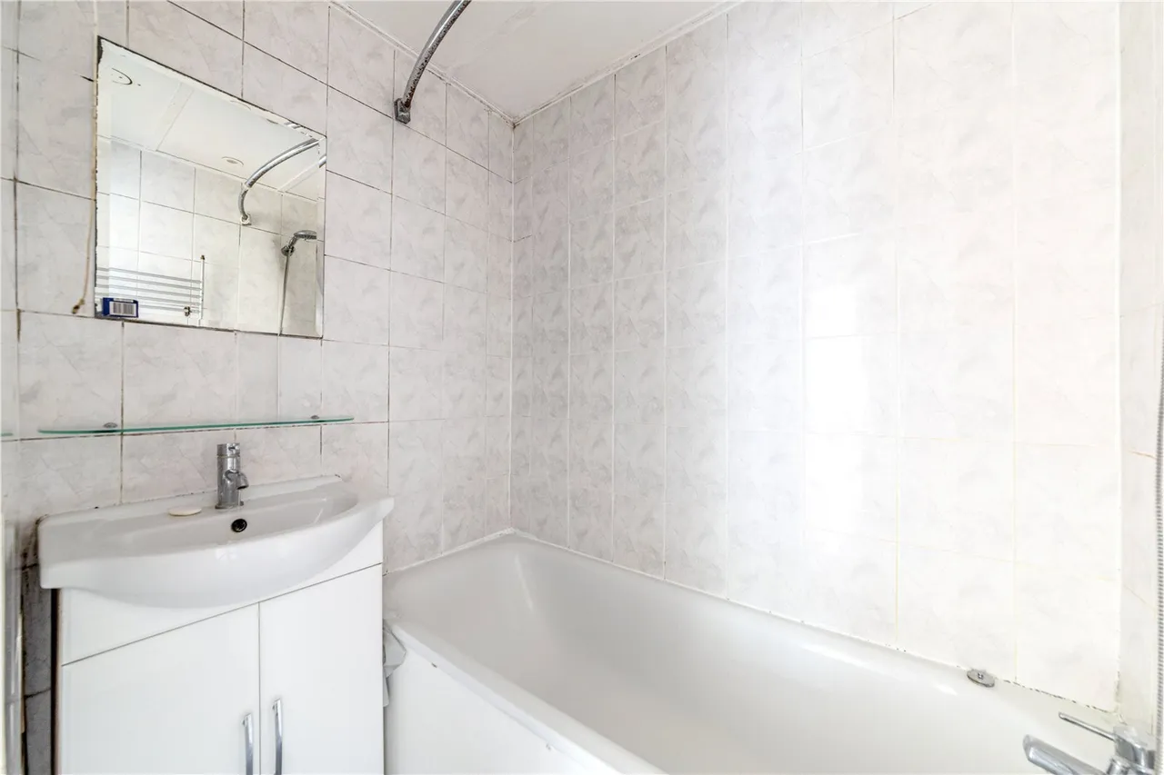Tartar Road, Cobham, KT11, photo 9