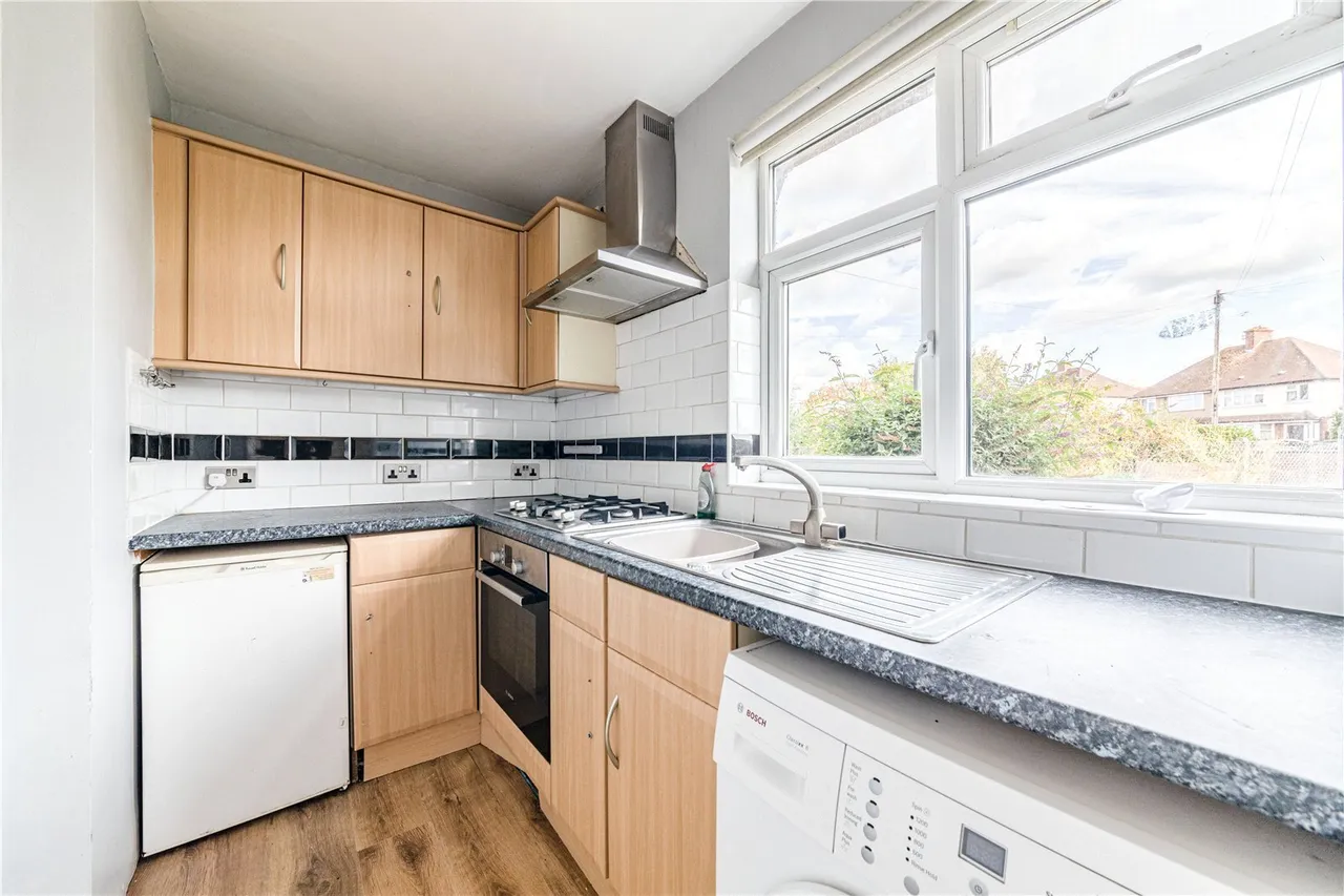 Tartar Road, Cobham, KT11, photo 4