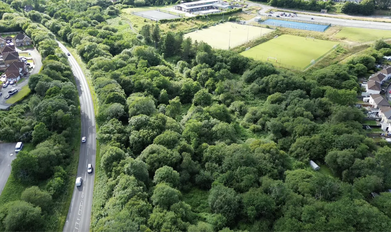 North side of A4093, Tonyrefail, CF39, photo 2