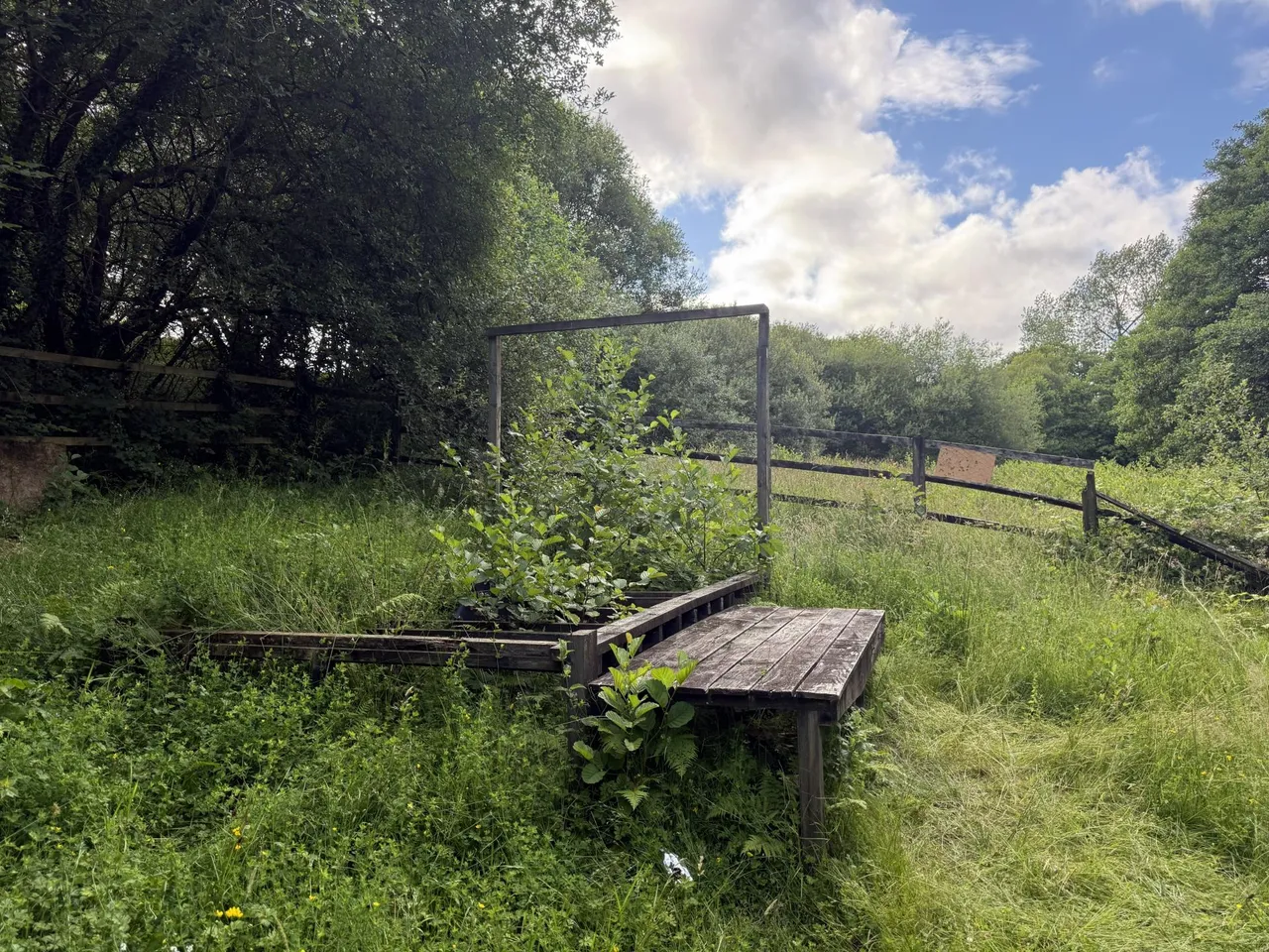 North side of A4093, Tonyrefail, CF39, photo 4