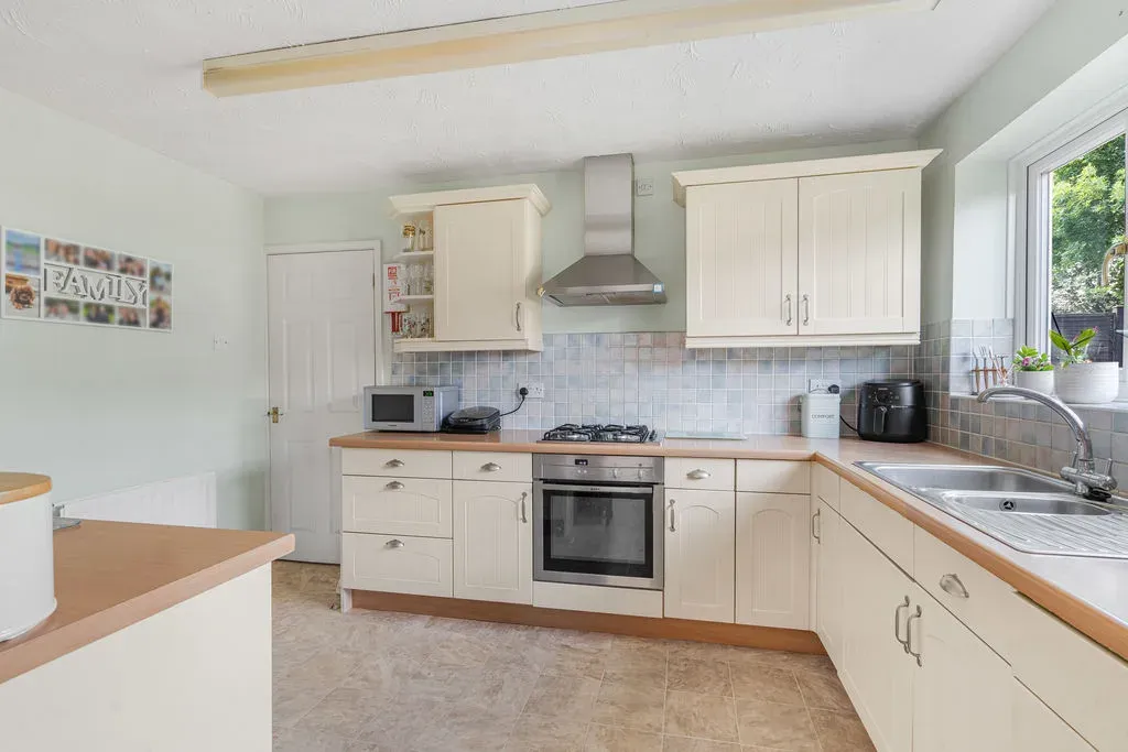 Normandy Way, Bletchley, Milton Keynes, Buckinghamshire, MK3 7UW, photo 15