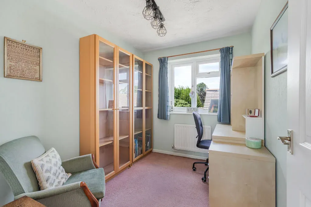 Normandy Way, Bletchley, Milton Keynes, Buckinghamshire, MK3 7UW, photo 11