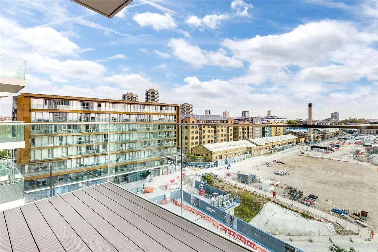 Vaughan Way, London, E1W, photo 5