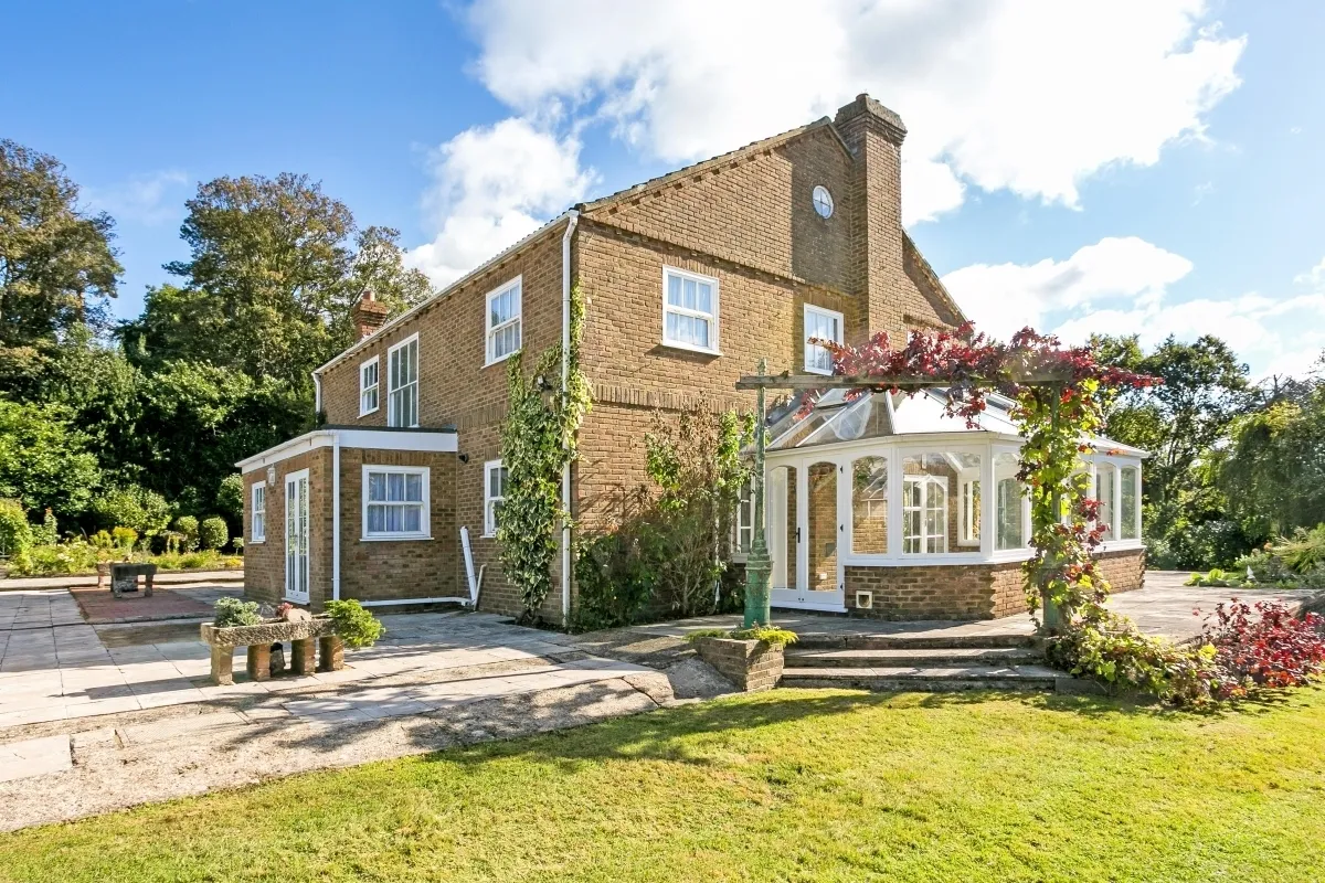 5 bed house to rent — Dog Kennel Lane Chorleywood WD3