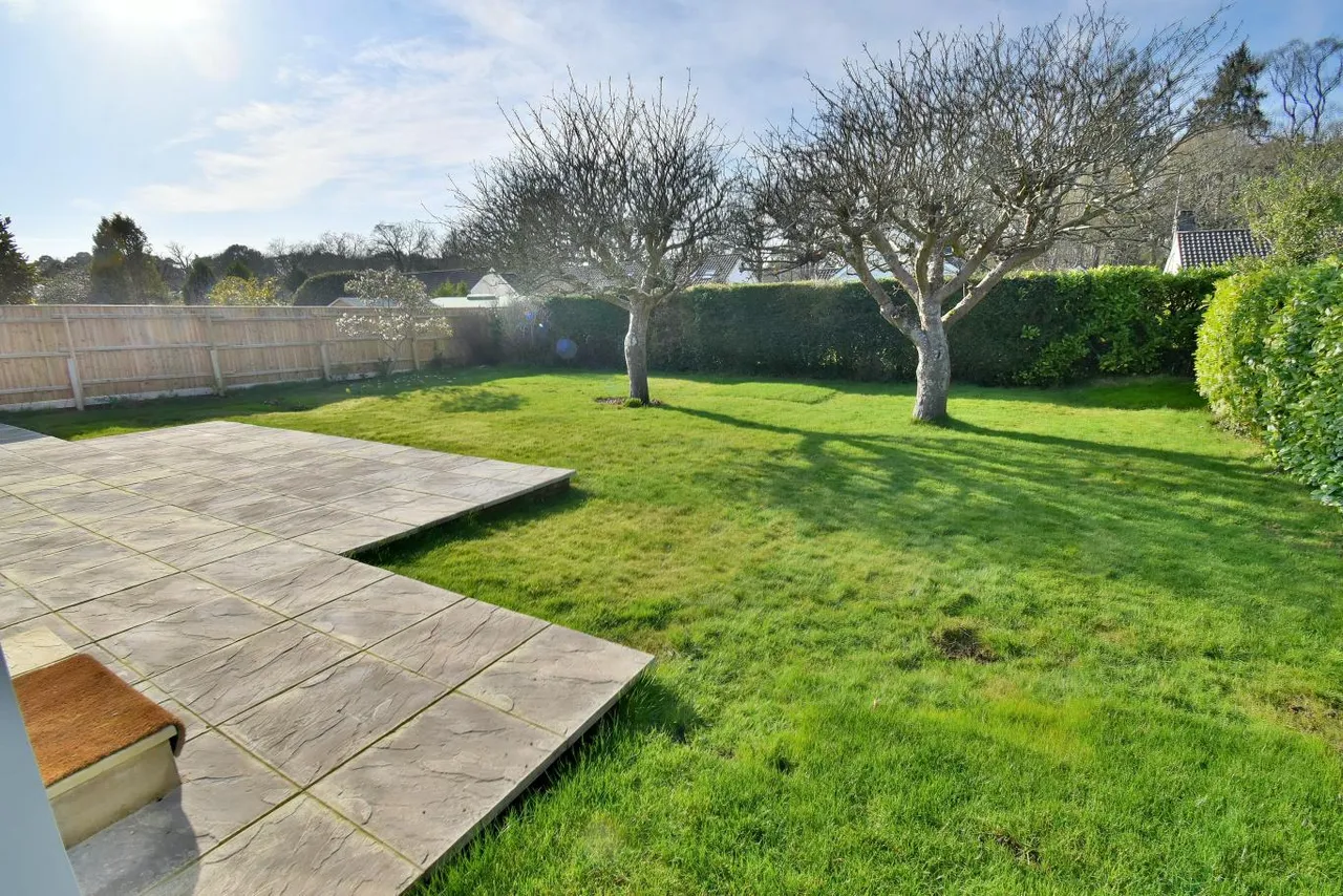 Martins Drive, BH22, photo 20