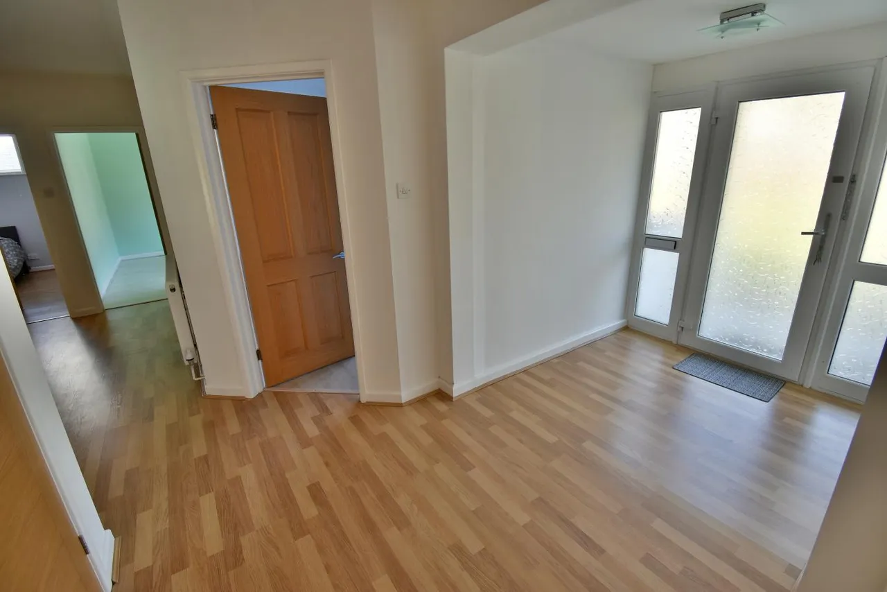 Martins Drive, BH22, photo 10