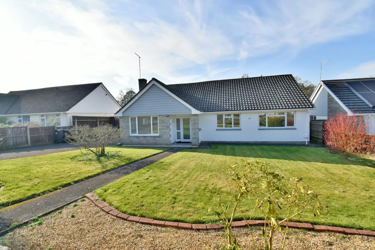Martins Drive, BH22, photo 22