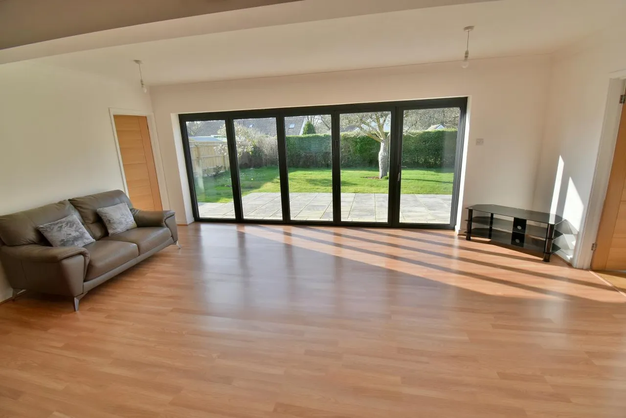 Martins Drive, BH22, photo 6