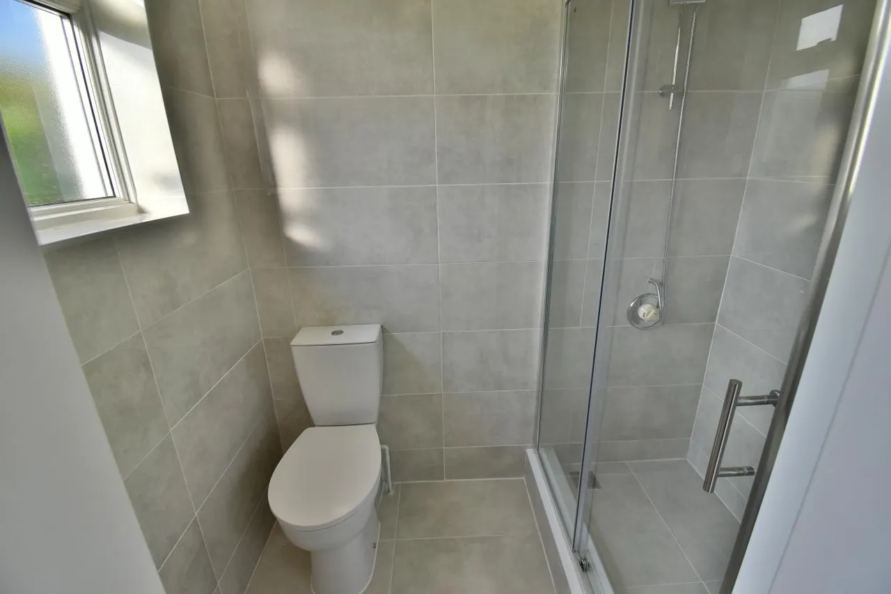 Martins Drive, BH22, photo 17