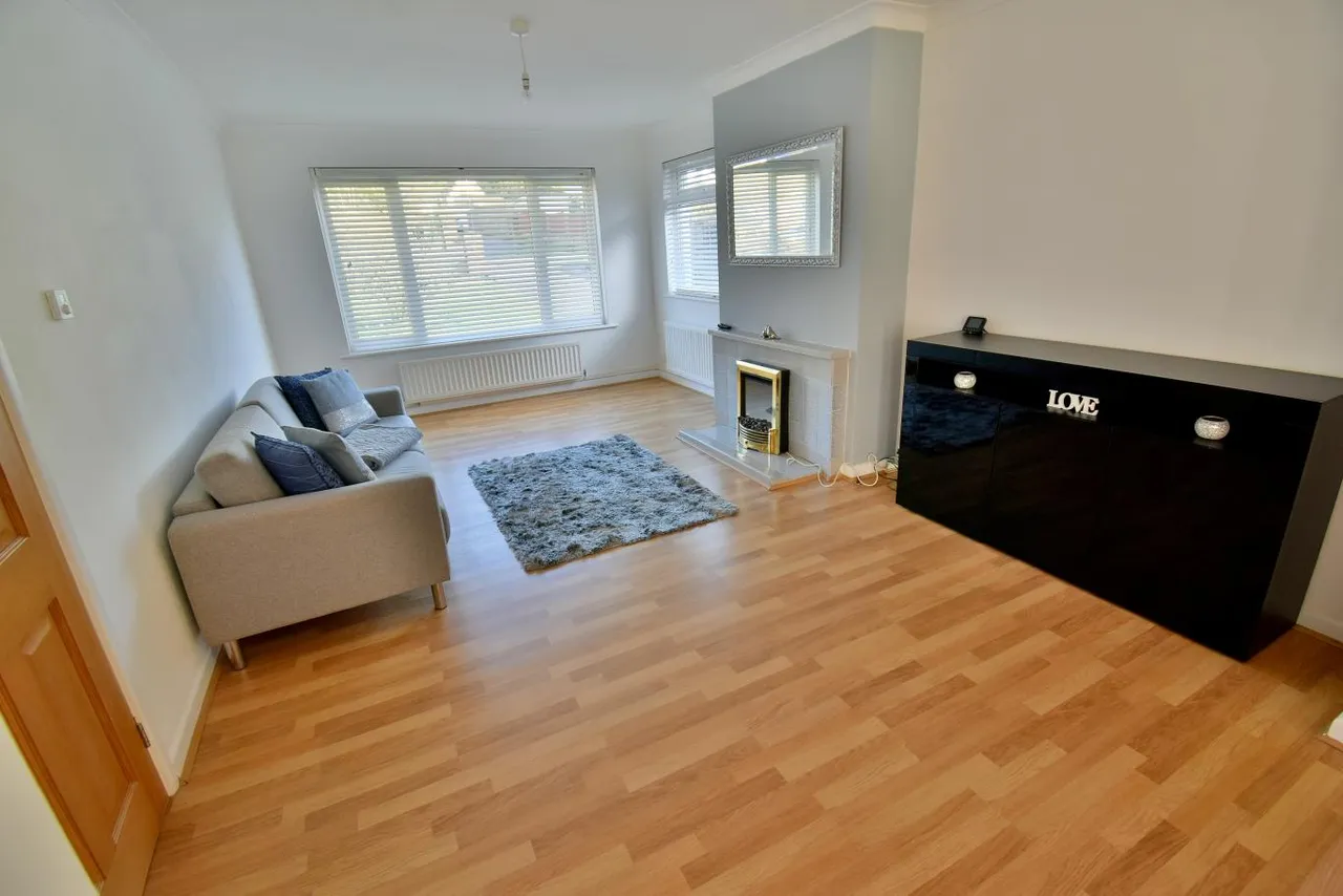 Martins Drive, BH22, photo 8