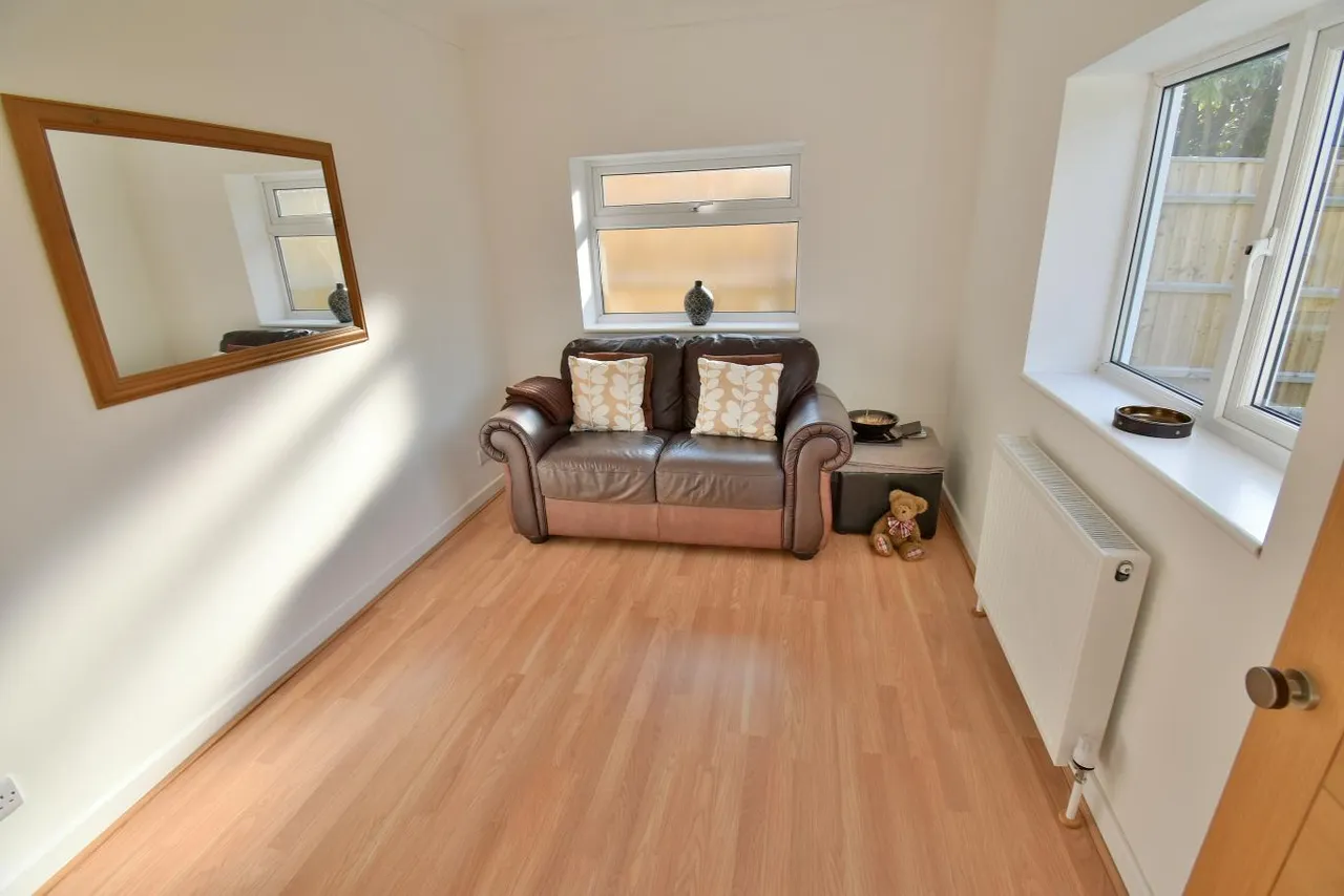 Martins Drive, BH22, photo 9