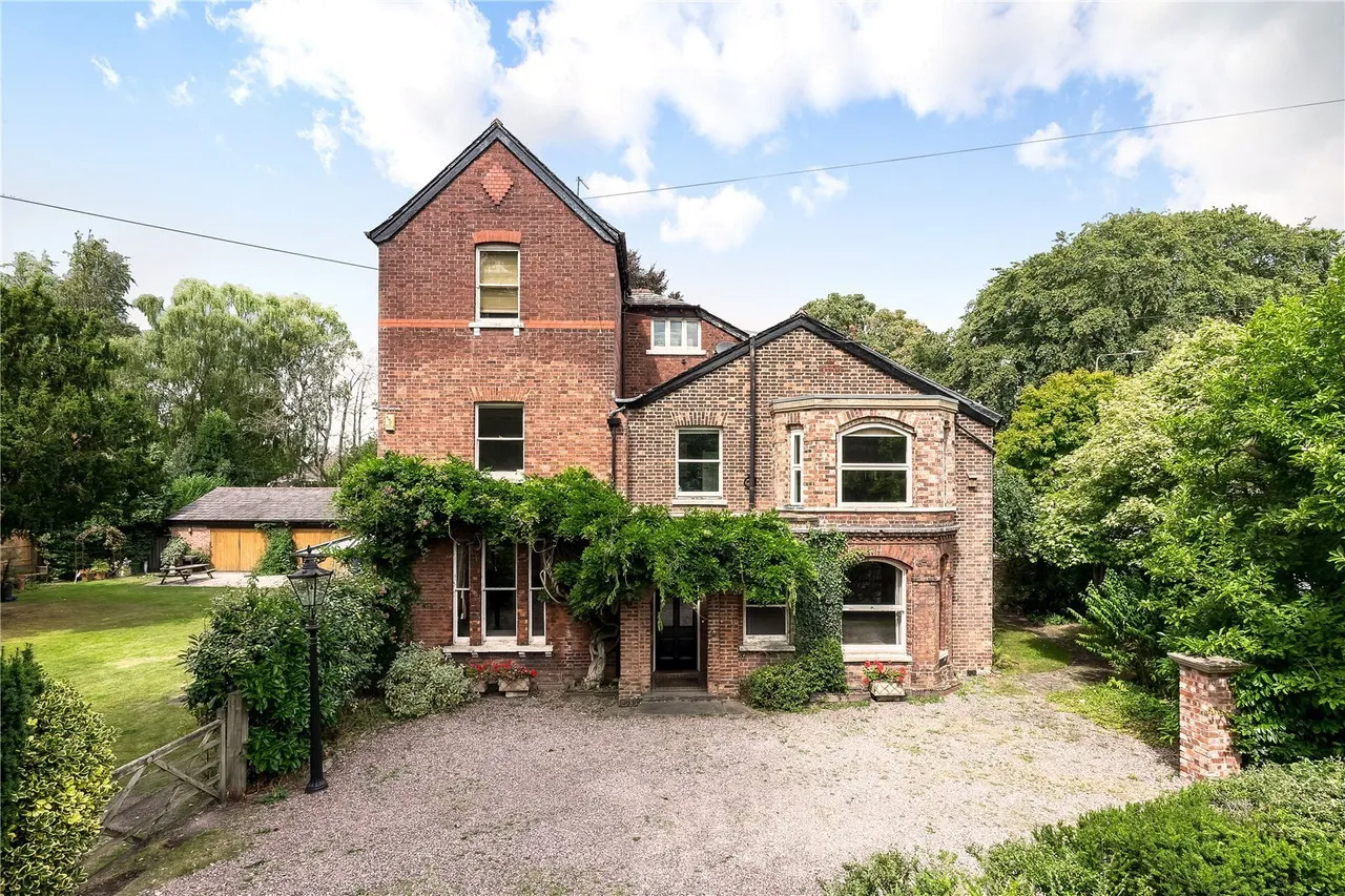 6 bed property for sale, Chelford Road, Knutsford, WA16