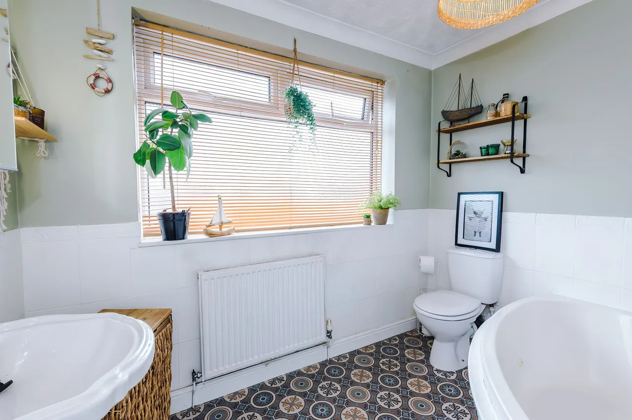 Chiltern Close, Ashton-In-Makerfield, Wigan, Wigan, WN4 9ER, photo 33