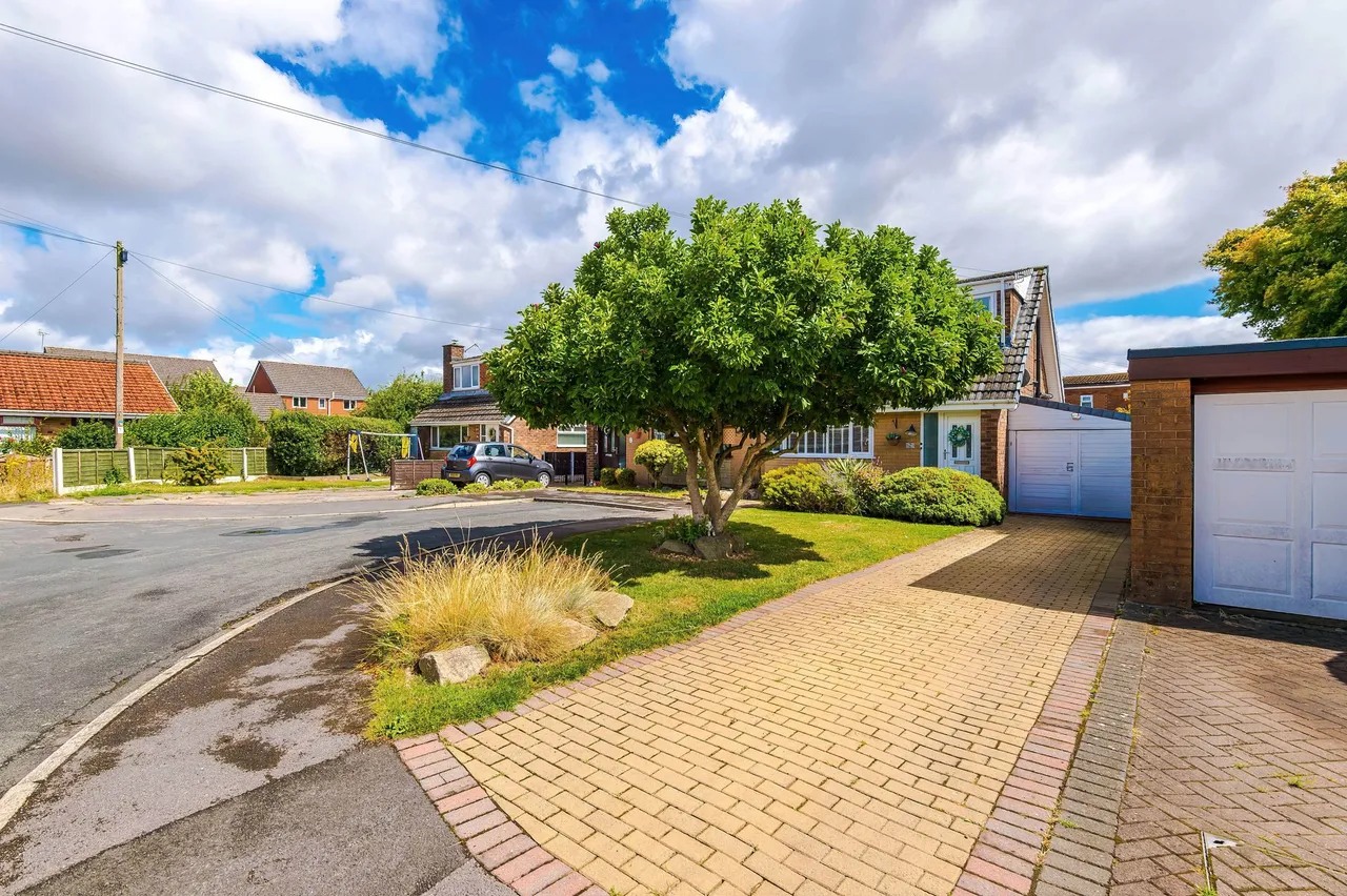Chiltern Close, Ashton-In-Makerfield, Wigan, Wigan, WN4 9ER, photo 42