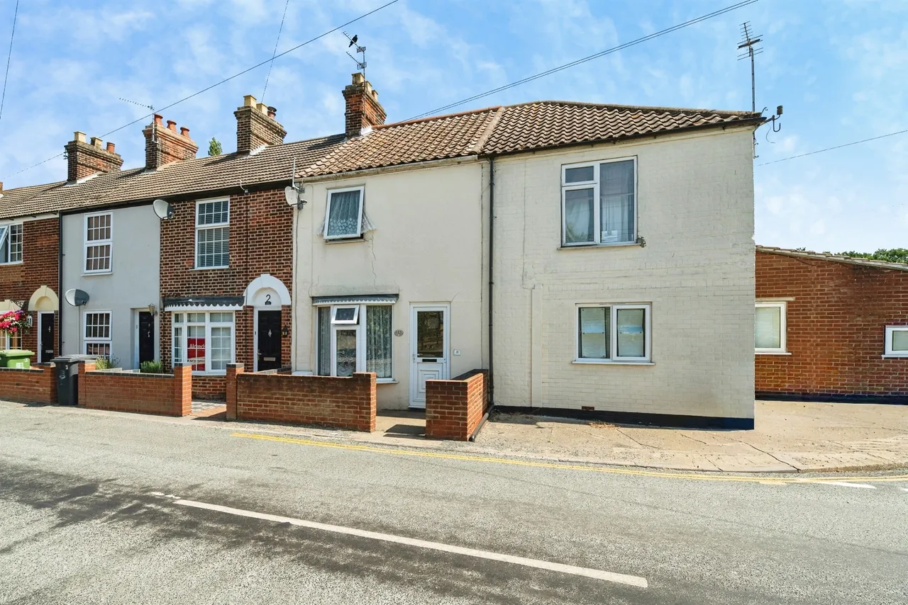 2 bed house for sale — Butt Lane, Burgh Castle, Great Yarmouth
