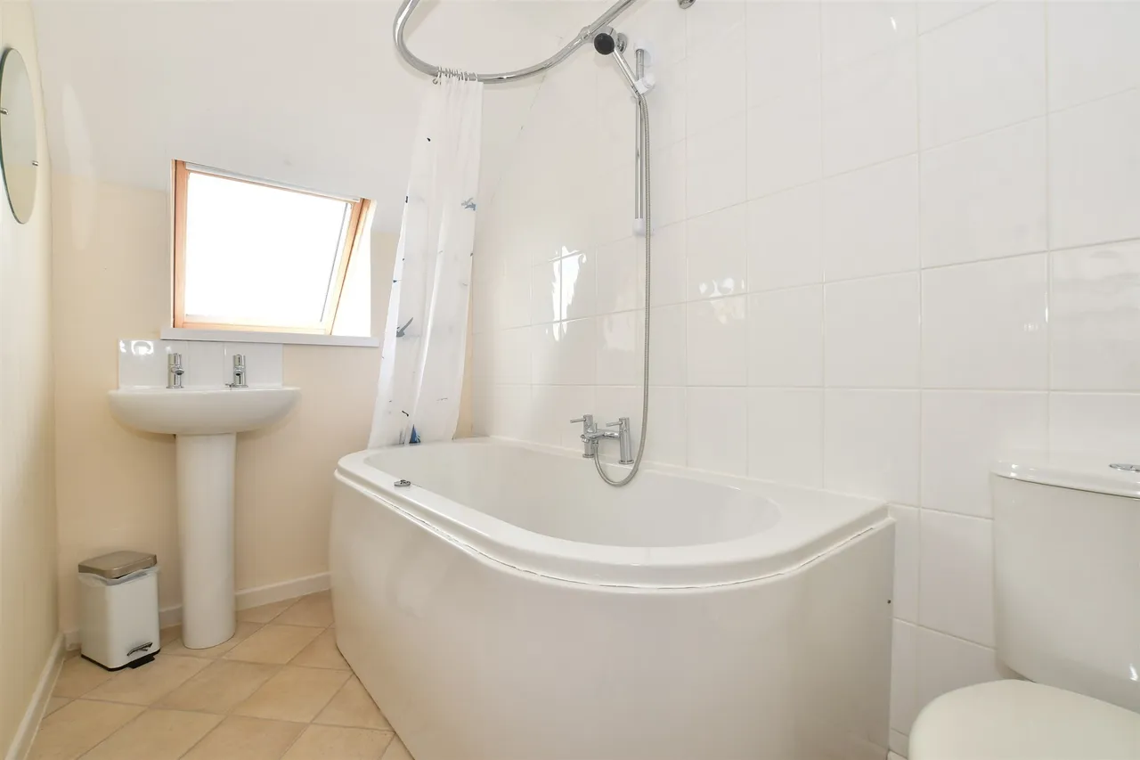 Salterns Village, Seaview, PO34, photo 7
