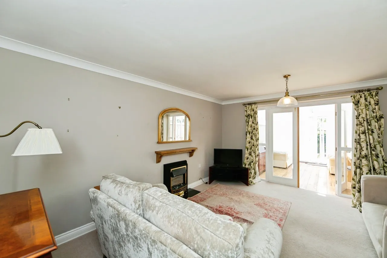 Companions Close, Wickersley, Rotherham, South Yorkshire, S66, photo 2