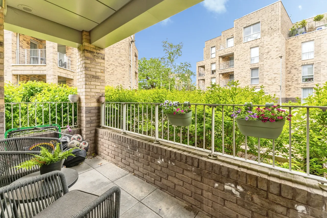 Cornforth Lane, London, NW7, photo 14