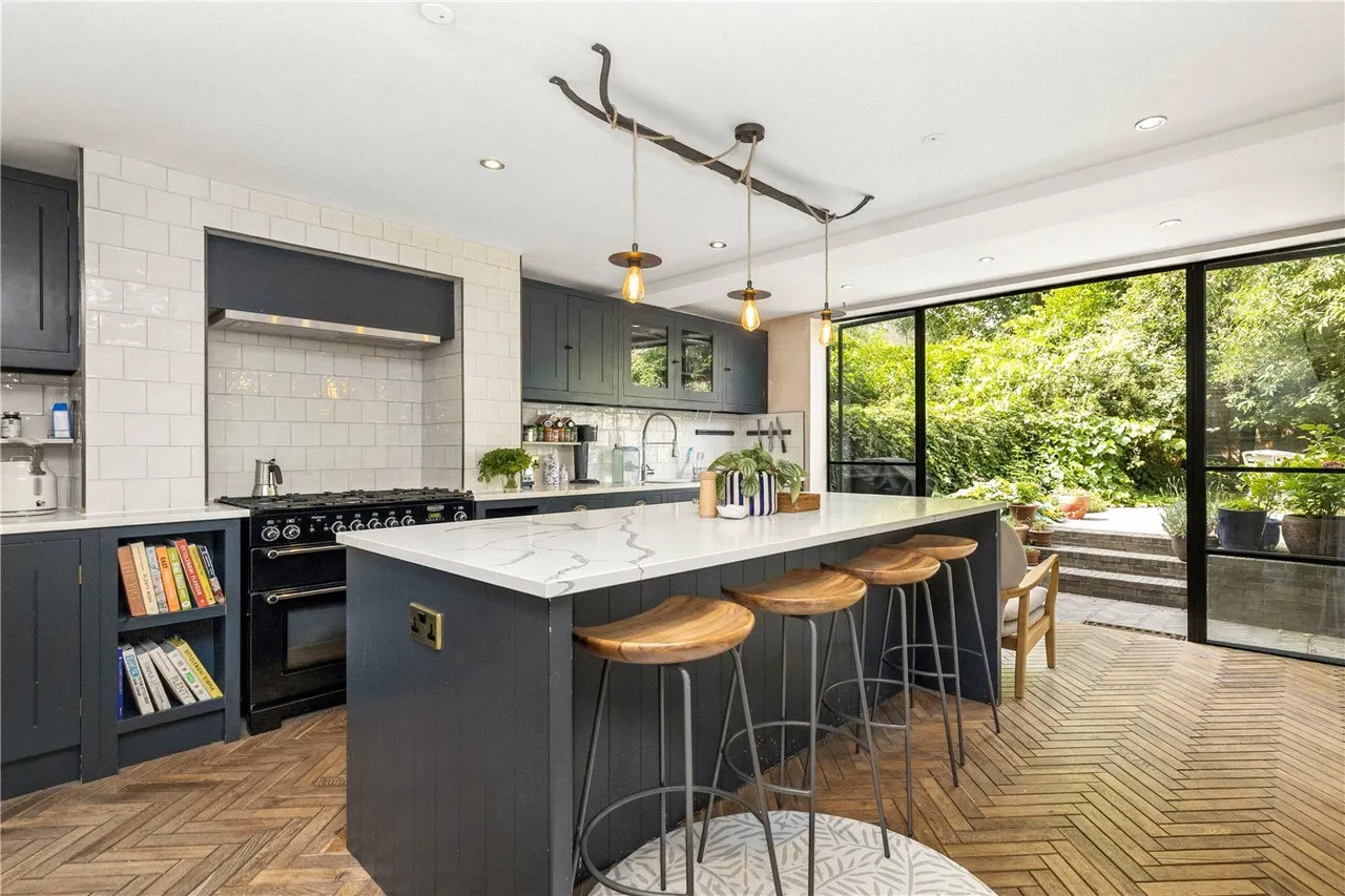 Nevill Road, London, N16, photo 2