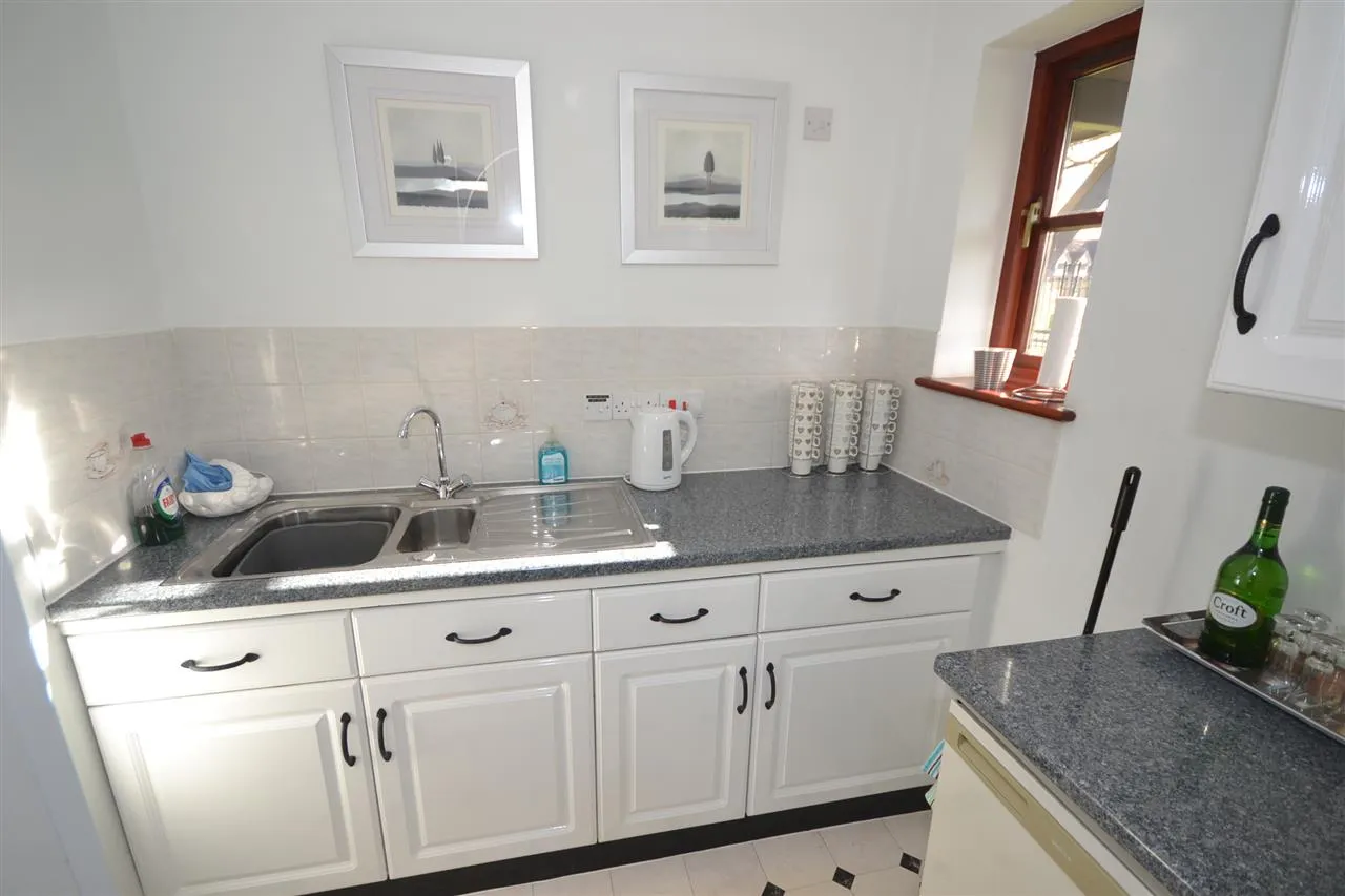 Roberts Court Baddow Road, Great Baddow Chelmsford, CM2, photo 9