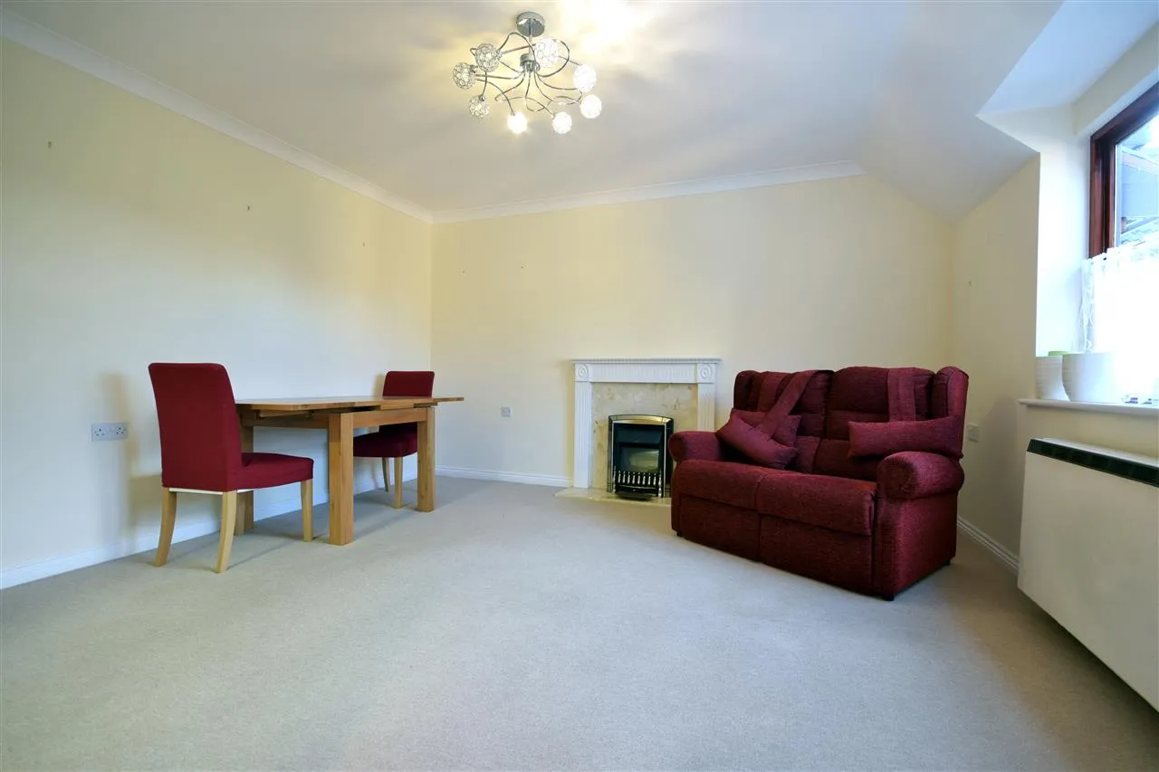 Roberts Court Baddow Road, Great Baddow Chelmsford, CM2, photo 2